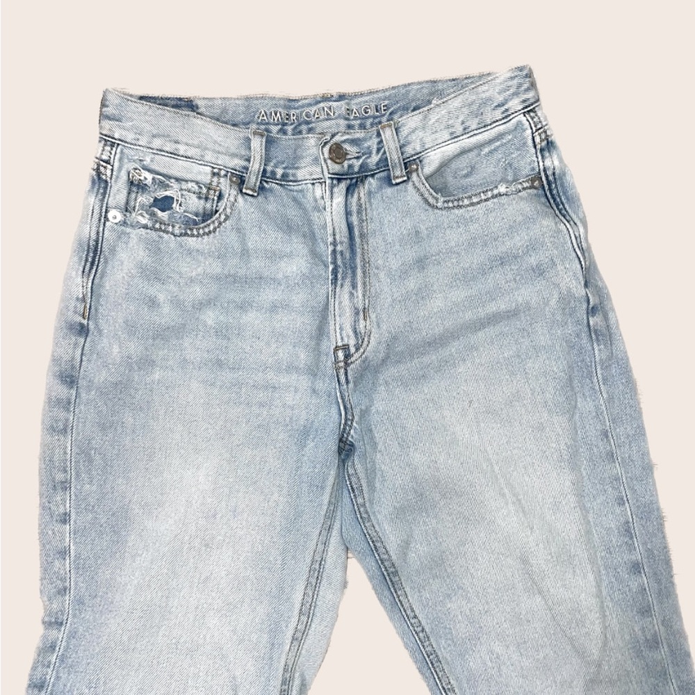 American eagle MOM JEANS